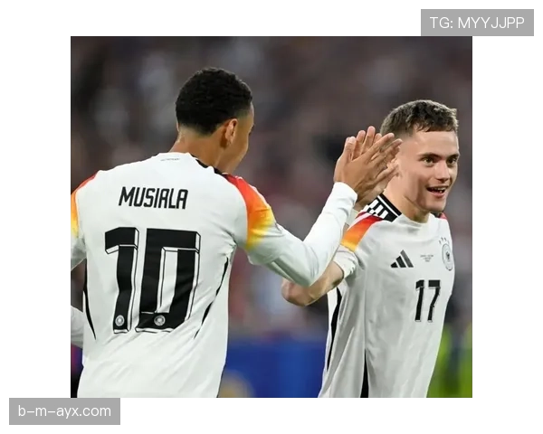 穆西亚拉:德甲连冠周期中从轮换到核心的地位跃升解析 穆西亚拉:德甲连冠周期中从轮换到核心的地位跃升解析